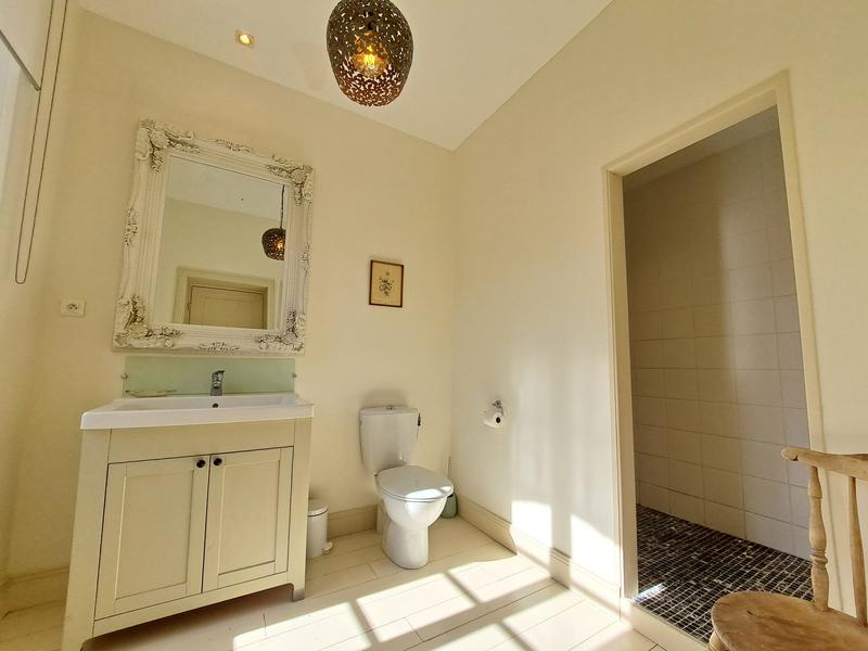 Maison - 220 m² - 6 pièces