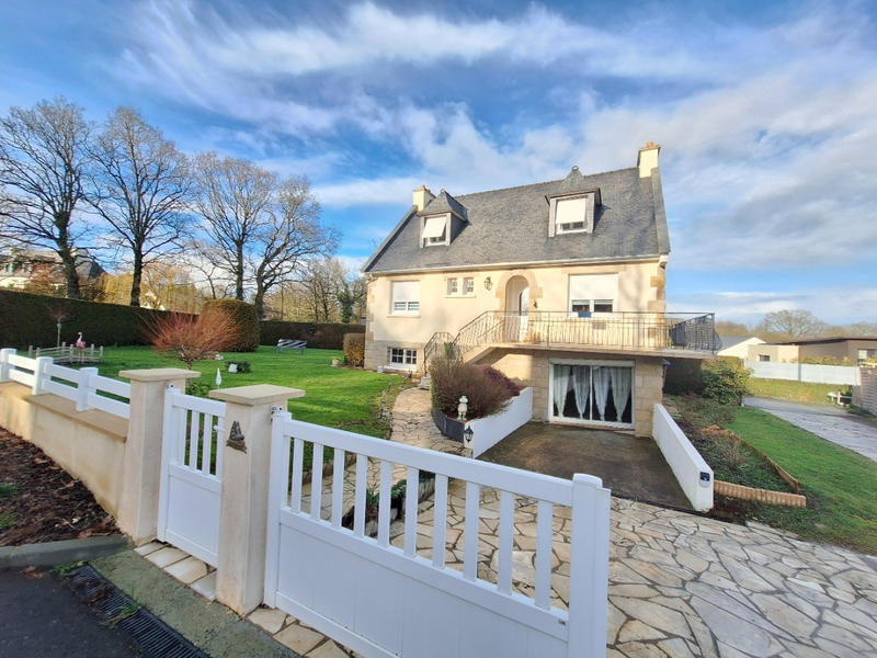 Maison - 102 m² - 6 pièces