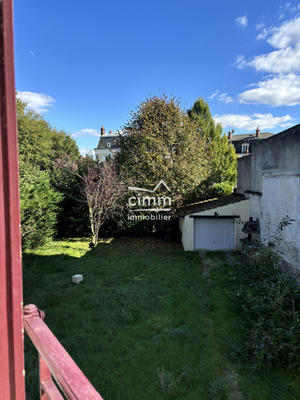 Maison traditionnelle - 107 m² - 7 pièces