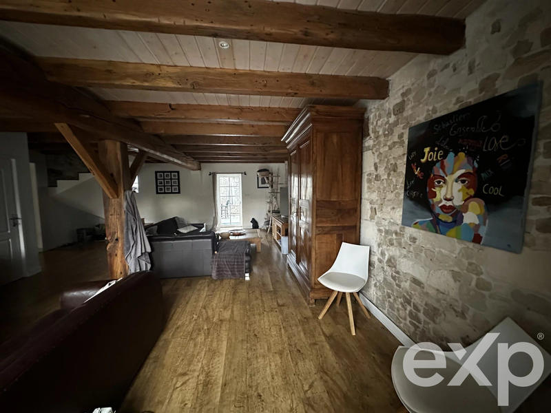 Maison - 304 m² - 10 pièces