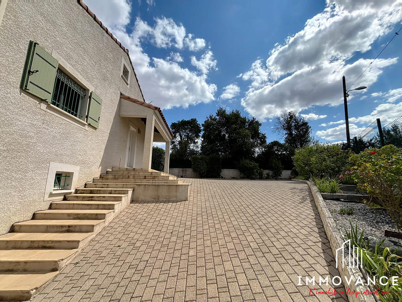 Villa - 200 m² - 6 pièces