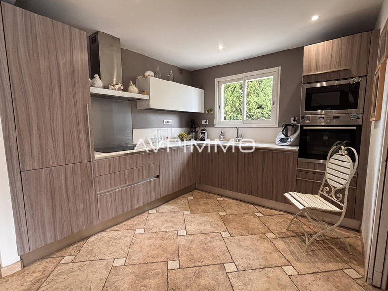 Villa - 200 m² - 5 pièces