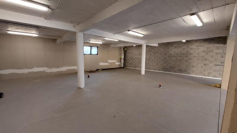 Local commercial - 180 m² - 2 pièces