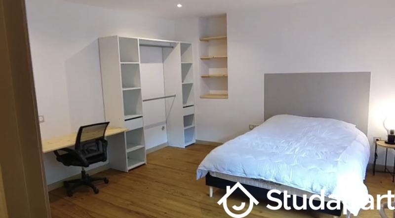 Chambre - 104 m² - 1 pièce