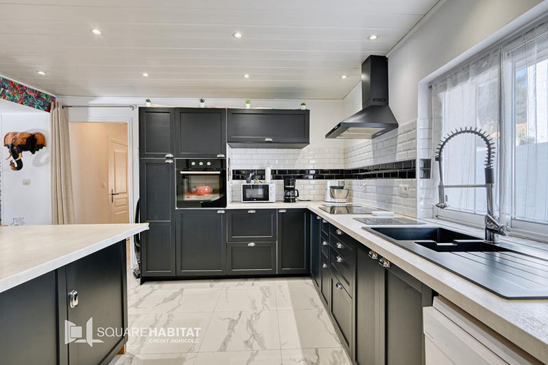 Maison - 140 m² - 6 pièces