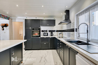 Maison - 140 m² - 6 pièces