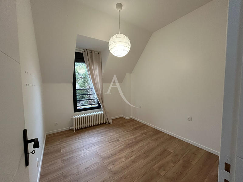 Maison - 95 m² - 6 pièces