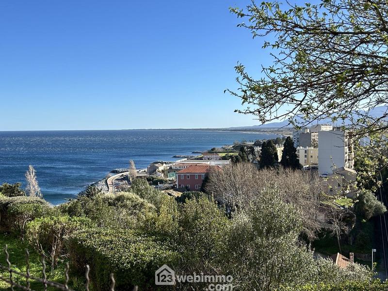 Appartement - 77 m² - 4 pièces