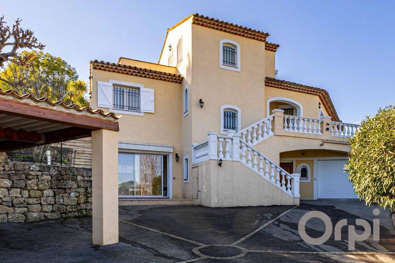 Villa - 300 m² - 8 pièces