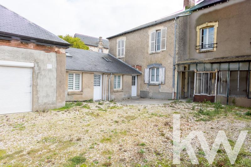 Maison - 268 m² - 12 pièces