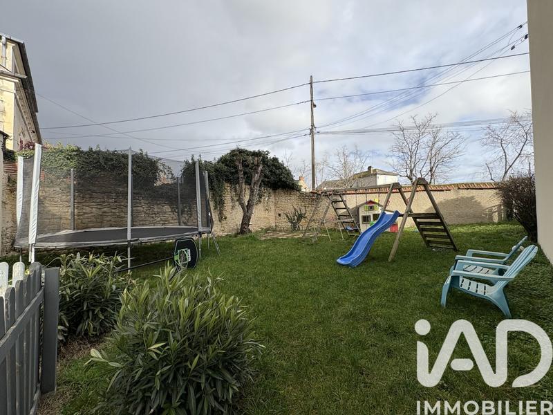 Maison - 265 m² - 9 pièces