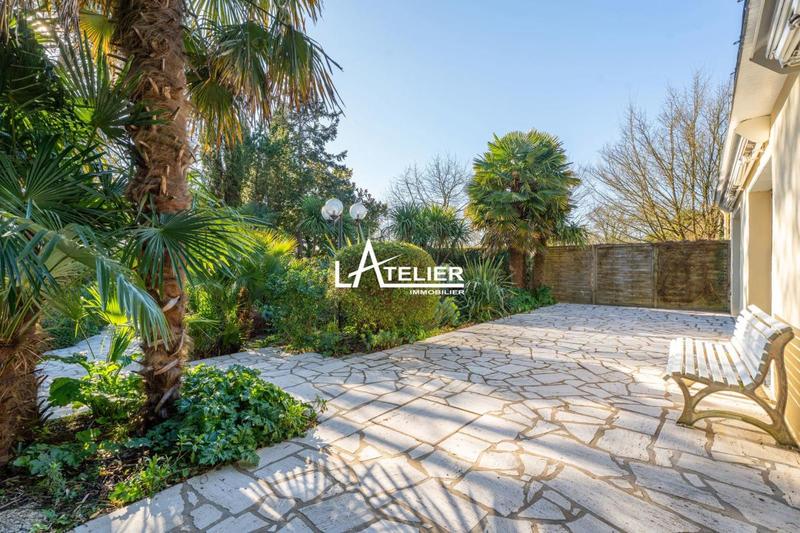 Propriété - 173 m² - 6 pièces