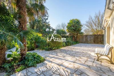 Propriété - 173 m² - 6 pièces