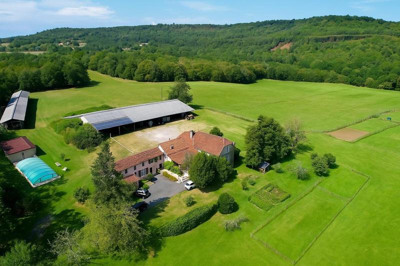 Maison - 220 m² - 9 pièces