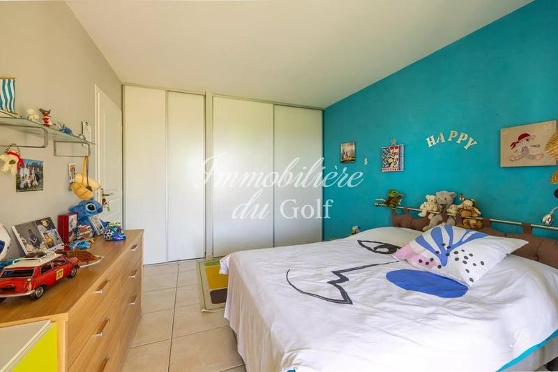 Villa - 232 m² - 6 pièces