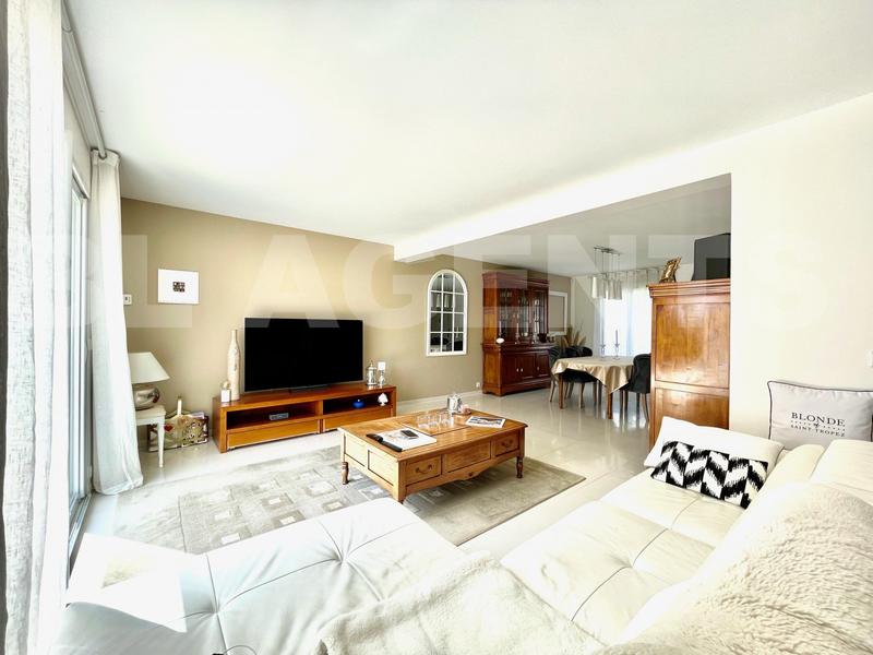 Maison contemporaine - 155 m² - 6 pièces