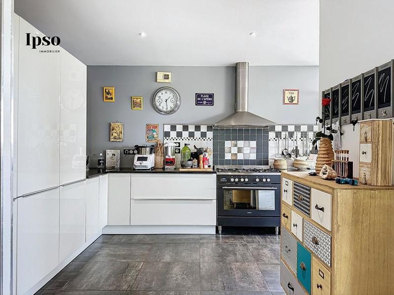 Maison - 209 m² - 6 pièces