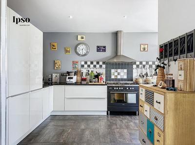 Maison - 209 m² - 6 pièces