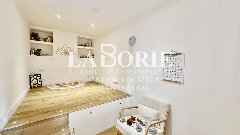 Appartement - 98 m² - 2 pièces