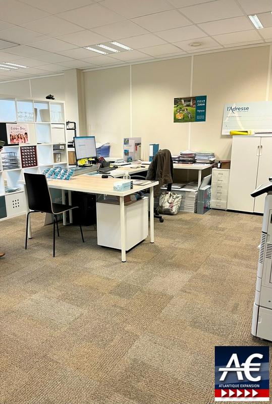 Bureau - 74 m²
