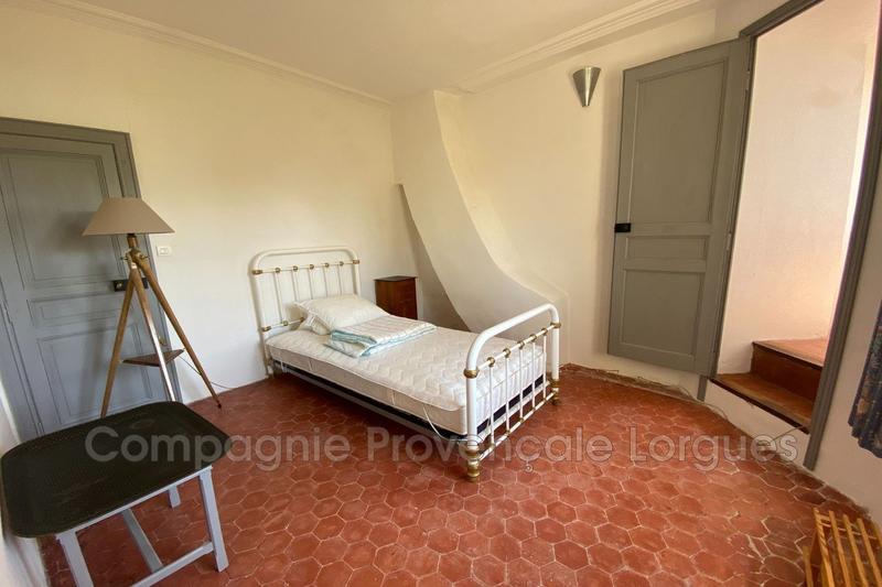 Maison - 1 150 m² - 25 pièces