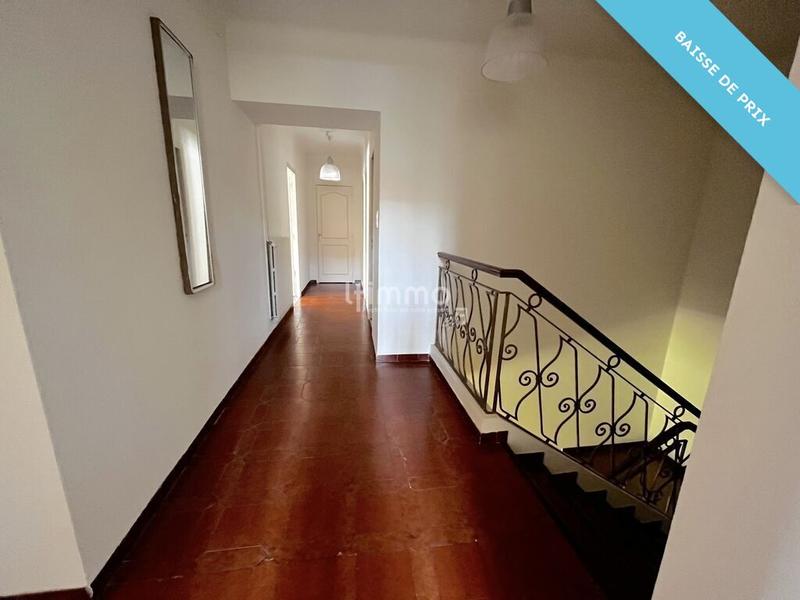 Maison - 220 m² - 5 pièces