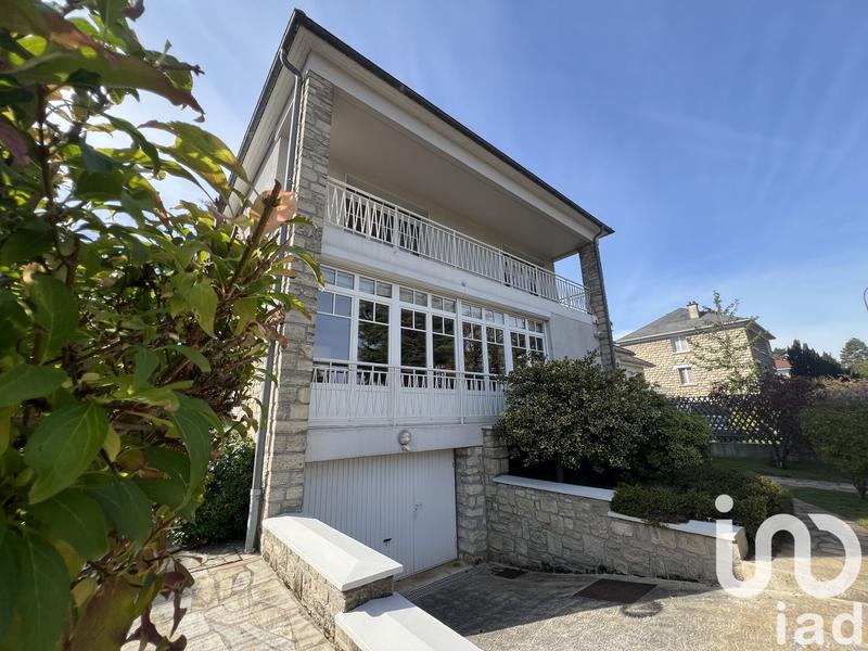 Maison - 263 m² - 9 pièces