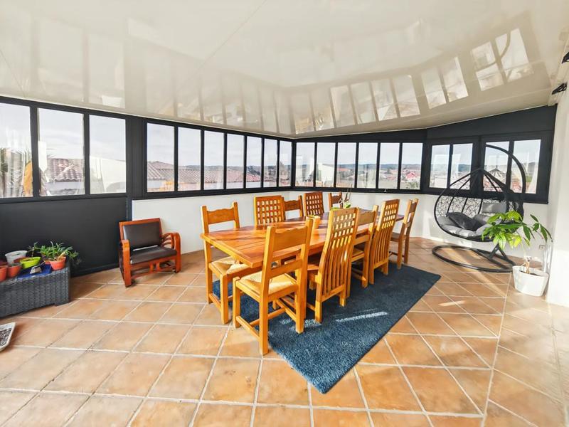 Maison - 240 m² - 9 pièces