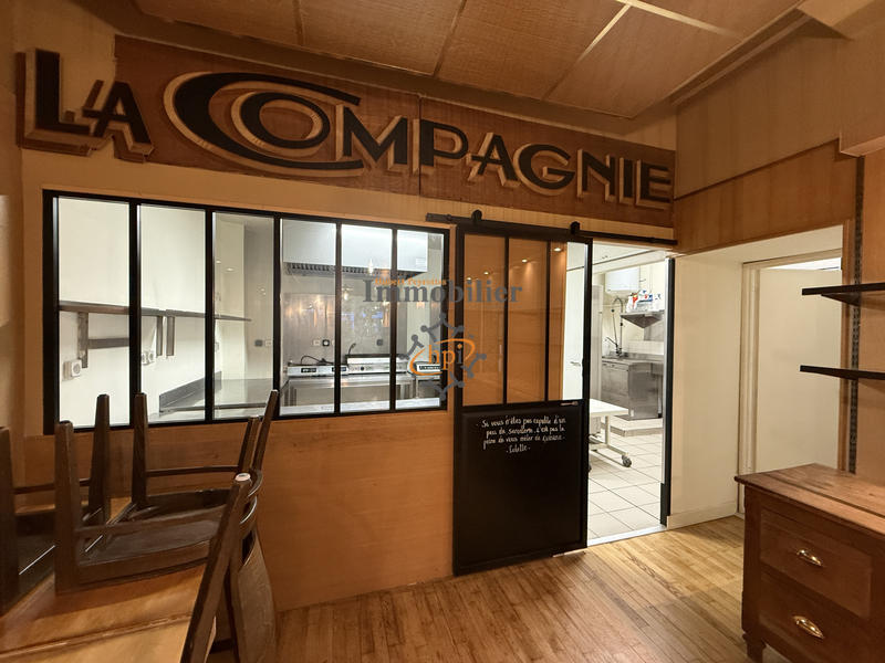 Appartement - 100 m² - 1 pièce