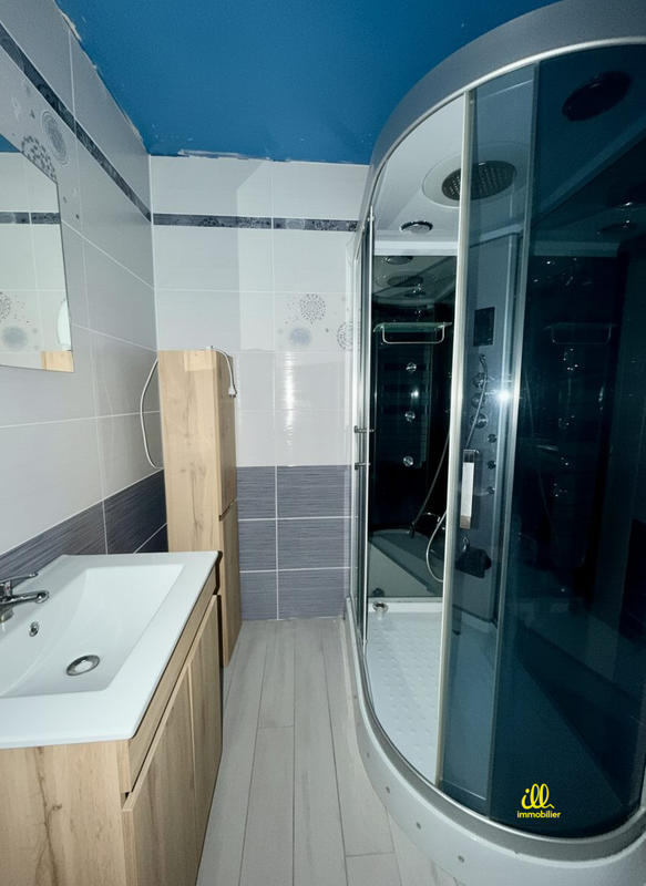 Appartement - 94 m² - 5 pièces