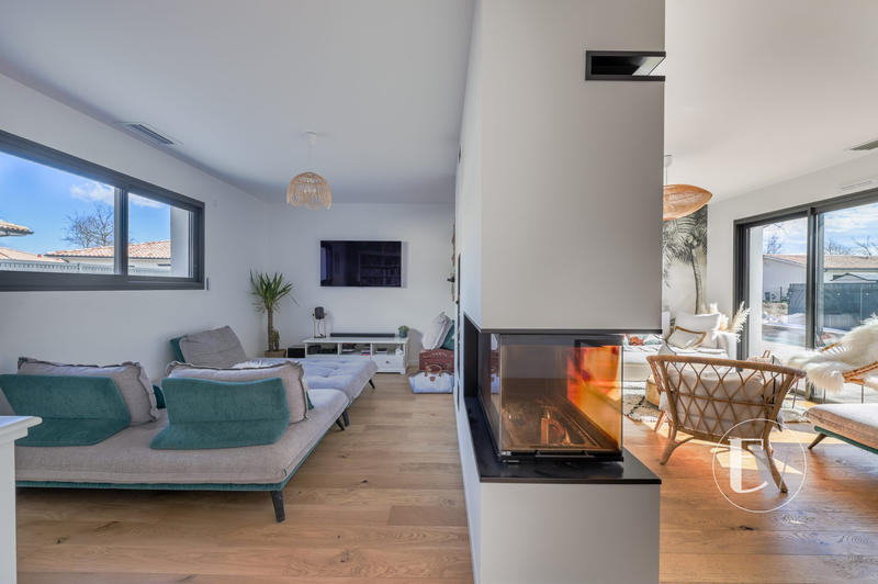 Maison contemporaine - 193 m² - 6 pièces