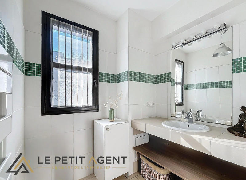 Appartement - 237 m² - 7 pièces