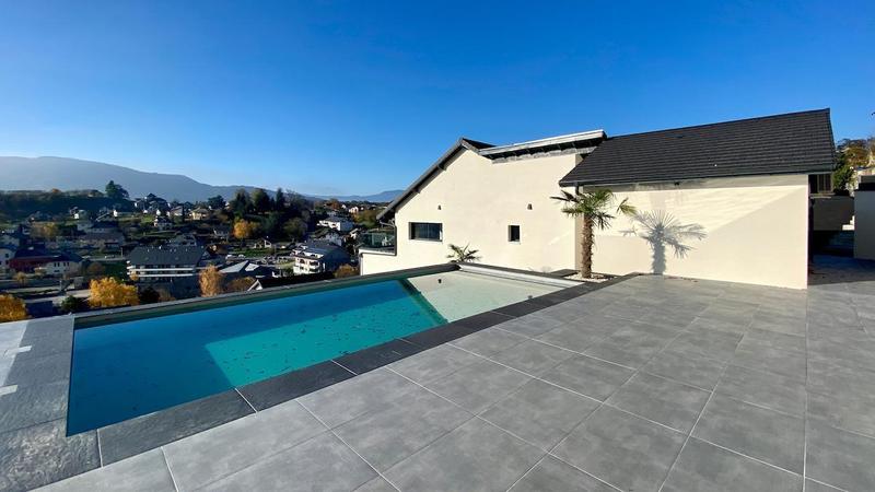 Maison - 240 m² - 6 pièces