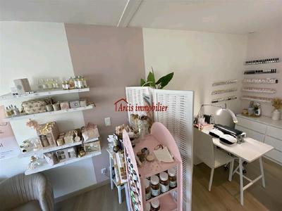 Local commercial - 55 m² - 4 pièces