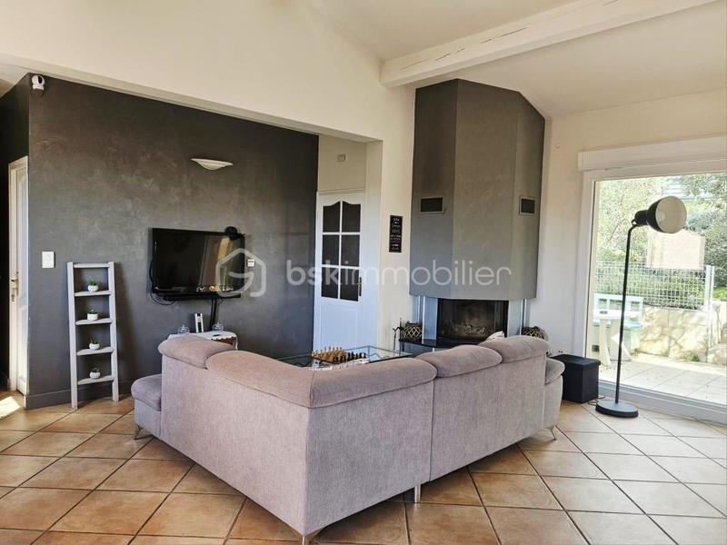 Demeure - 242 m² - 11 pièces