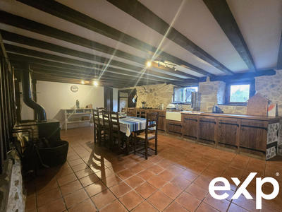 Maison - 287 m² - 12 pièces