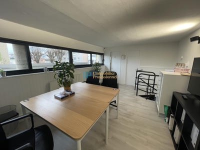 Local commercial - 64 m² - 4 pièces