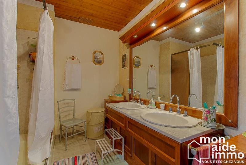 Maison - 311 m² - 7 pièces