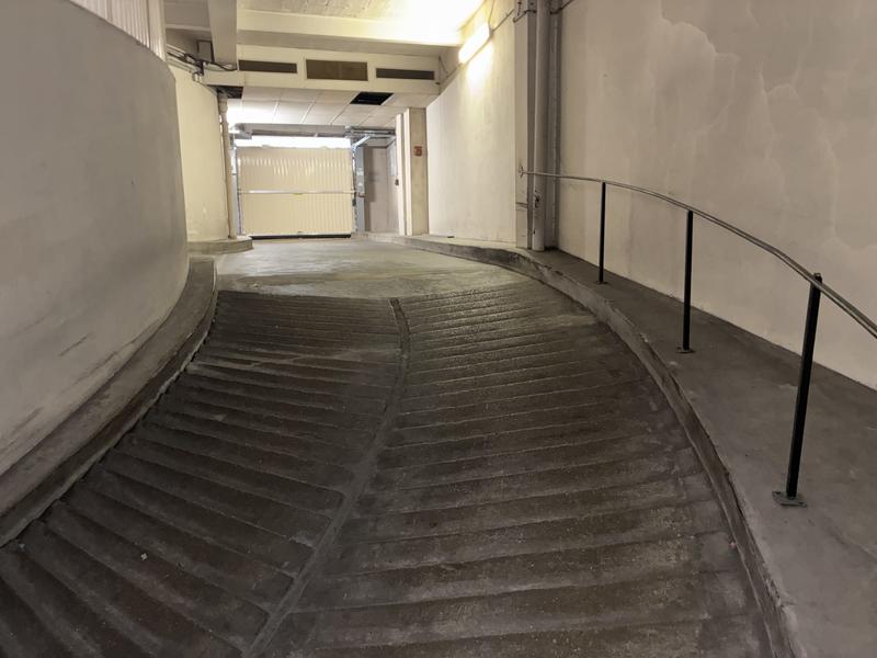 Parking / Garage - 18 m²