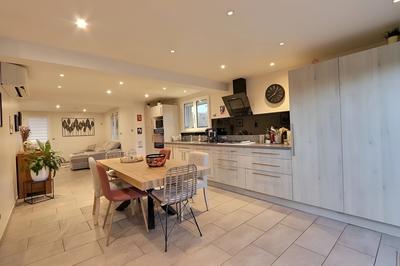 Maison - 162 m² - 7 pièces