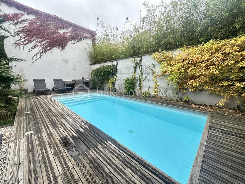 Maison de ville - 290 m² - 7 pièces