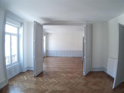 Appartement - 177 m² - 5 pièces