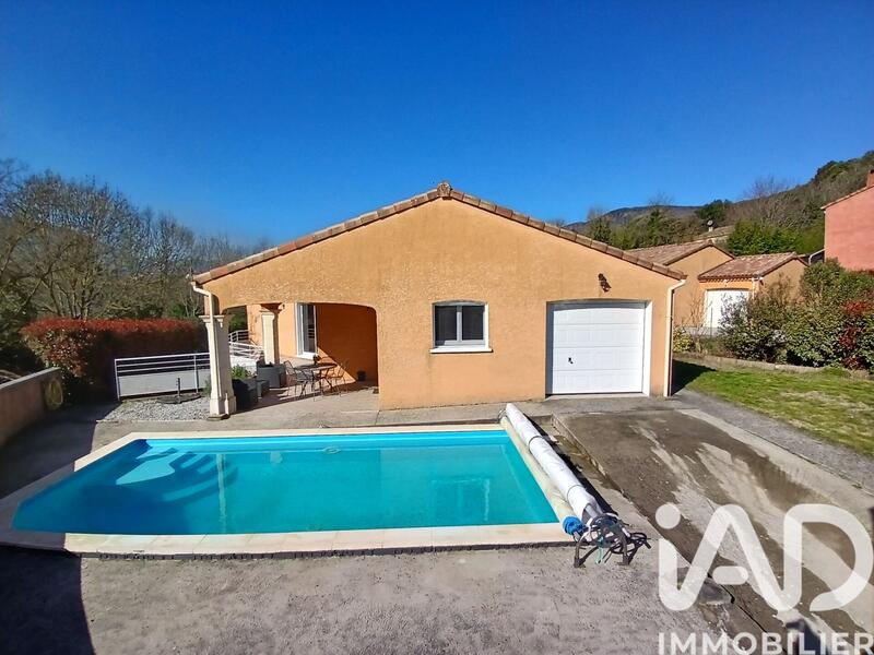 Maison - 99 m² - 5 pièces