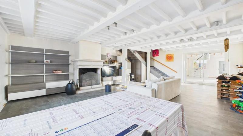 Maison - 320 m² - 11 pièces