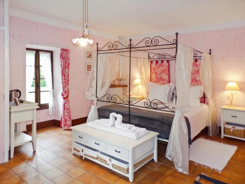 Moulin - 390 m² - 9 pièces