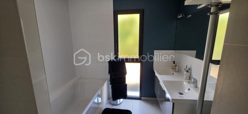 Maison - 107 m² - 5 pièces