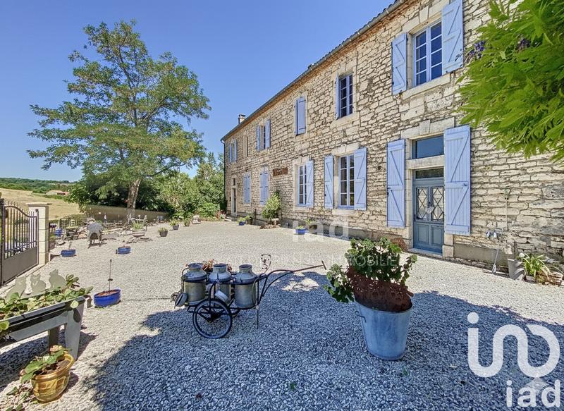 Maison - 320 m² - 10 pièces