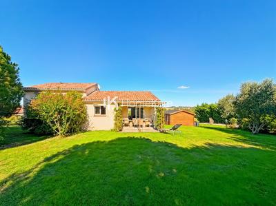 Maison - 140 m² - 5 pièces