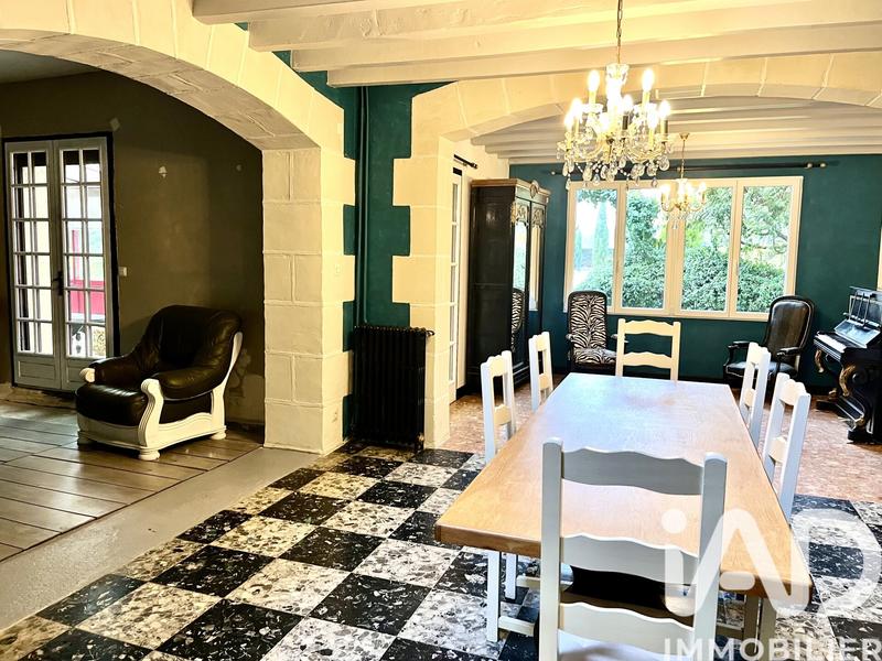 Maison - 180 m² - 8 pièces