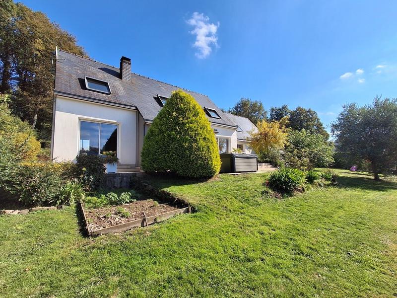 Maison - 140 m² - 7 pièces